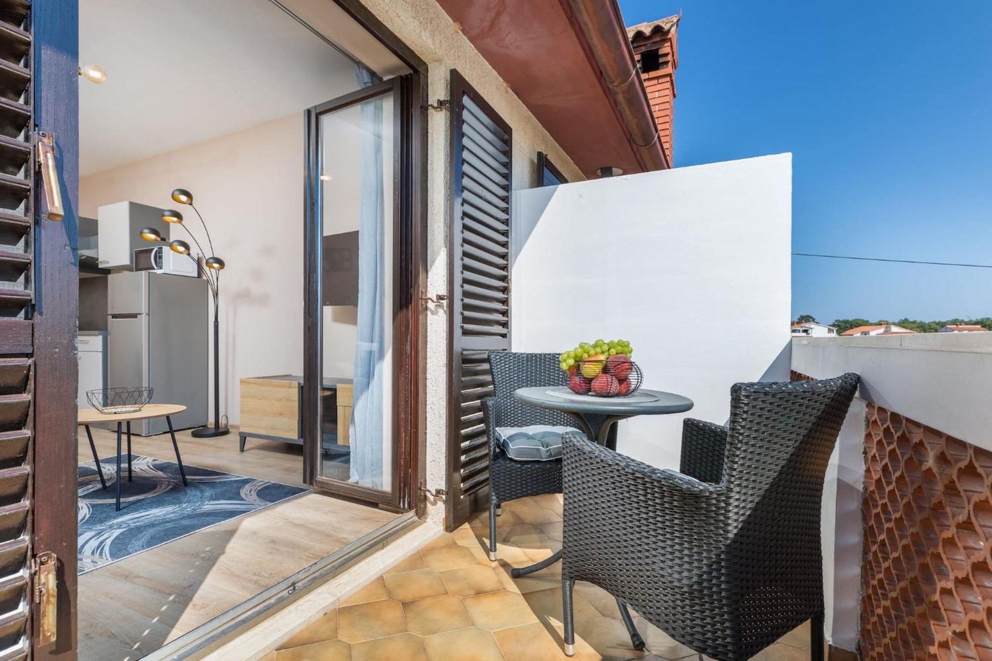 Marceta - Apartments & Rooms With Swimming Pool Фажана Экстерьер фото